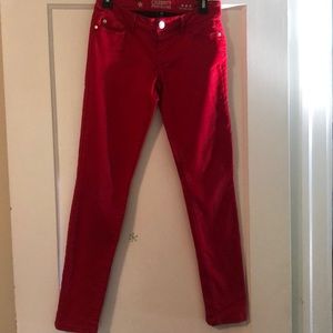 Soft and stretchy juniors pants. Great condition.